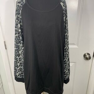 ALLEGRACE Black and Gray Leopard Print Sleeve Top Size 24W CB-106